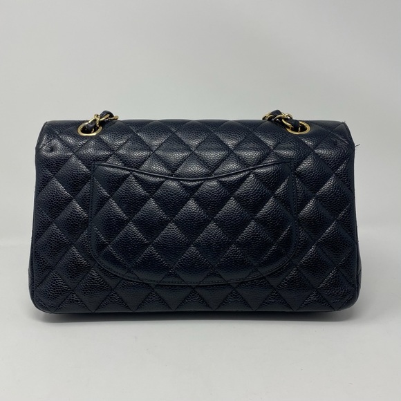 ✈️sold✈️CHANEL classic flap medium - Picture 2 of 15